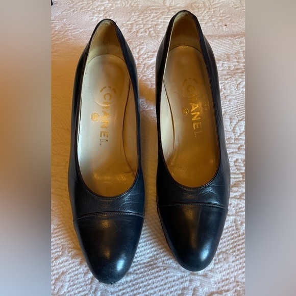 Chanel navy pumps.  You can never go wrong with a classic - Picture 1 of 11